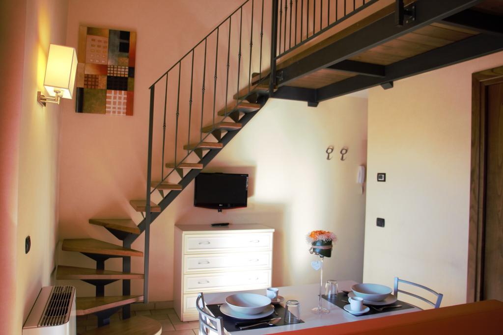 Aparthotel Borgo Castel Savelli Grottaferrata Esterno foto